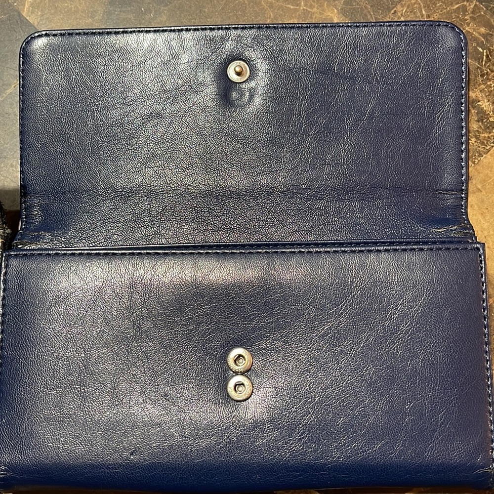 Two Guess Wallets ❤️‍🔥❤️‍🔥❤️‍🔥 - Picture 6 of 7
